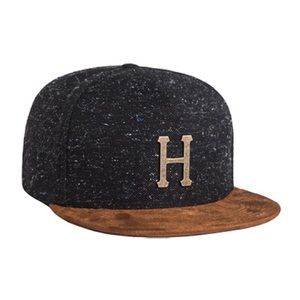 HUF 🛹 Tweed Metal H Snapback